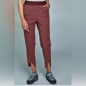 Mountain Hardwear
Railay Ankle Pants - Women's large hiking